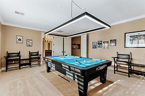 Luxury Retreat With Heated Pool & Hidden Game Room 6 Bedroom Home by R