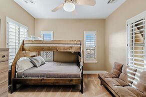 Luxury Retreat With Heated Pool & Hidden Game Room 6 Bedroom Home by R