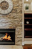 Luxury Retreat With Heated Pool & Hidden Game Room 6 Bedroom Home by R