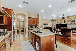 Luxury Retreat With Heated Pool & Hidden Game Room 6 Bedroom Home by R