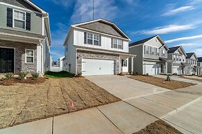 Charming Retreat: Cozy & Stylish Home 4 Bedroom Home
