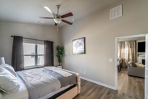 Charming Retreat: Cozy & Stylish Home 4 Bedroom Home