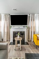 Charming Retreat: Cozy & Stylish Home 4 Bedroom Home