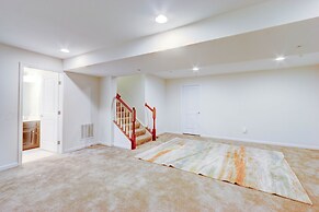 A Spacious Haven For Ultimate Comfort 3 Bedroom Home by RedAwning