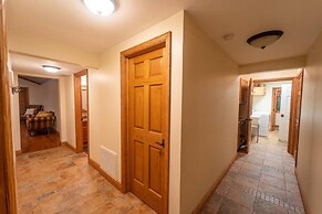 Champion Charmer Spacious Backyard W/ Grill 3 Bedroom Home