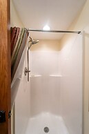 Champion Charmer Spacious Backyard W/ Grill 3 Bedroom Home