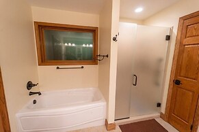 Champion Charmer Spacious Backyard W/ Grill 3 Bedroom Home