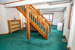 The Valley Home 2 Bedroom Home by RedAwning