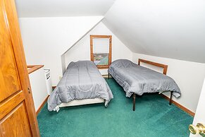 The Valley Home 2 Bedroom Home by RedAwning