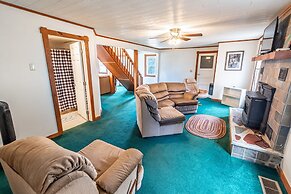 The Valley Home 2 Bedroom Home by RedAwning