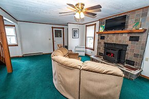 The Valley Home 2 Bedroom Home by RedAwning