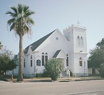 The Knotty Mermaid 2br Home In Galveston 2 Bedroom Home by RedAwning