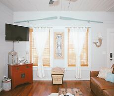 The Knotty Mermaid 2br Home In Galveston 2 Bedroom Home by RedAwning