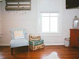 The Knotty Mermaid 2br Home In Galveston 2 Bedroom Home by RedAwning