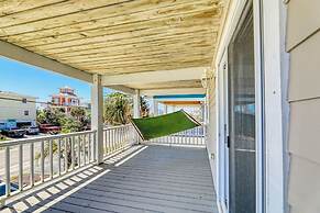 Beach Bliss: 4br Beach Access Kayak Wi-fi 4 Bedroom Home by RedAwning