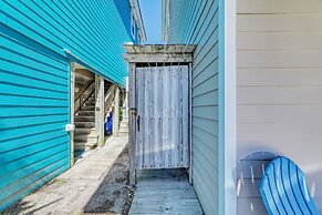 Beach Bliss: 4br Beach Access Kayak Wi-fi 4 Bedroom Home by RedAwning