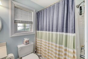 Beach Bliss: 4br Beach Access Kayak Wi-fi 4 Bedroom Home by RedAwning