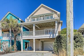 Beach Bliss: 4br Beach Access Kayak Wi-fi 4 Bedroom Home by RedAwning