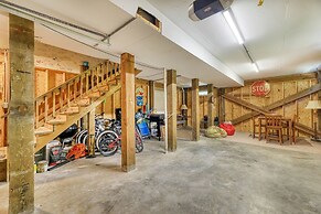 Beach Bliss: 4br Beach Access Kayak Wi-fi 4 Bedroom Home by RedAwning