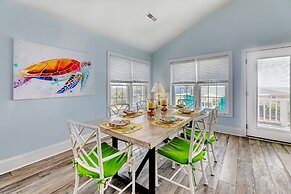 Beach Bliss: 4br Beach Access Kayak Wi-fi 4 Bedroom Home by RedAwning