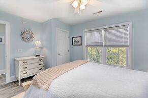 Beach Bliss: 4br Beach Access Kayak Wi-fi 4 Bedroom Home by RedAwning