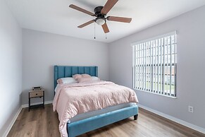 Poolside Serenity Near Disney World 4 Bedroom Home by RedAwning