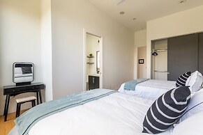 Best Views In Nashville / Massive Rooms 4 Bedroom Home by RedAwning