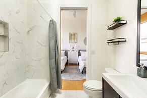 Best Views In Nashville / Massive Rooms 4 Bedroom Home by RedAwning