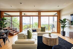 Best Views In Nashville / Massive Rooms 4 Bedroom Home by RedAwning