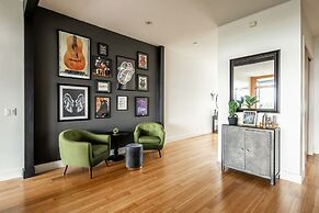 Best Views In Nashville / Massive Rooms 4 Bedroom Home by RedAwning