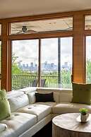 Best Views In Nashville / Massive Rooms 4 Bedroom Home by RedAwning