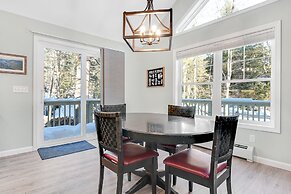 Unwind At Our Beautiful Sanctuary Scenic Views 3 Bedroom Home by RedAw