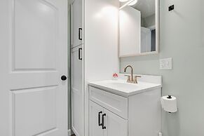 Unwind At Our Beautiful Sanctuary Scenic Views 3 Bedroom Home by RedAw