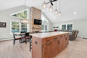 Unwind At Our Beautiful Sanctuary Scenic Views 3 Bedroom Home by RedAw