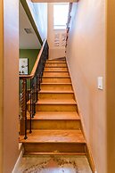 Chic Renovated Oasis: Disney & Universal Nearby 4 Bedroom Home by RedA