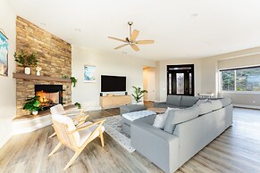 Vista Grande 4 Bedroom Home by RedAwning