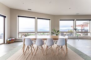 Vista Grande 4 Bedroom Home by RedAwning