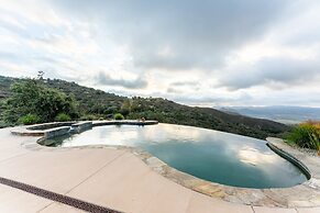 Vista Grande 4 Bedroom Home by RedAwning