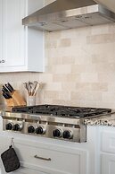 Vista Grande 4 Bedroom Home by RedAwning