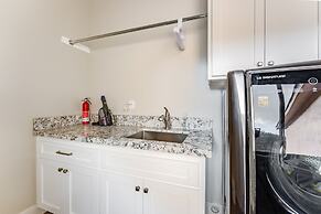 Vista Grande 4 Bedroom Home by RedAwning