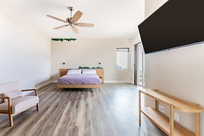 Vista Grande 4 Bedroom Home by RedAwning