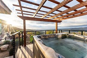 Vista Grande 4 Bedroom Home by RedAwning