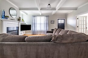 Spacious Home In Five Points Close To Downtown 5 Bedroom Home by RedAw