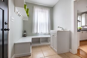 Spacious Home In Five Points Close To Downtown 5 Bedroom Home by RedAw