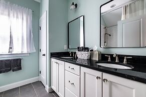 Spacious Home In Five Points Close To Downtown 5 Bedroom Home by RedAw