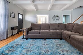 Spacious Home In Five Points Close To Downtown 5 Bedroom Home by RedAw