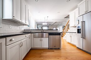 Spacious Home In Five Points Close To Downtown 5 Bedroom Home by RedAw