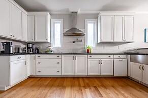 Spacious Home In Five Points Close To Downtown 5 Bedroom Home by RedAw