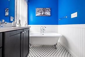 Spacious Home In Five Points Close To Downtown 5 Bedroom Home by RedAw