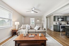 Tranquil Cozy 3br Home With Deck & Bbq 3 Bedroom Home by RedAwning